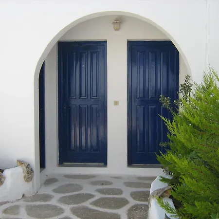 Nicos Studios & Apartments